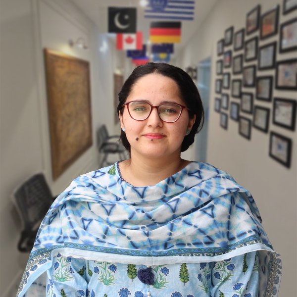 aleeza safdar az miggration